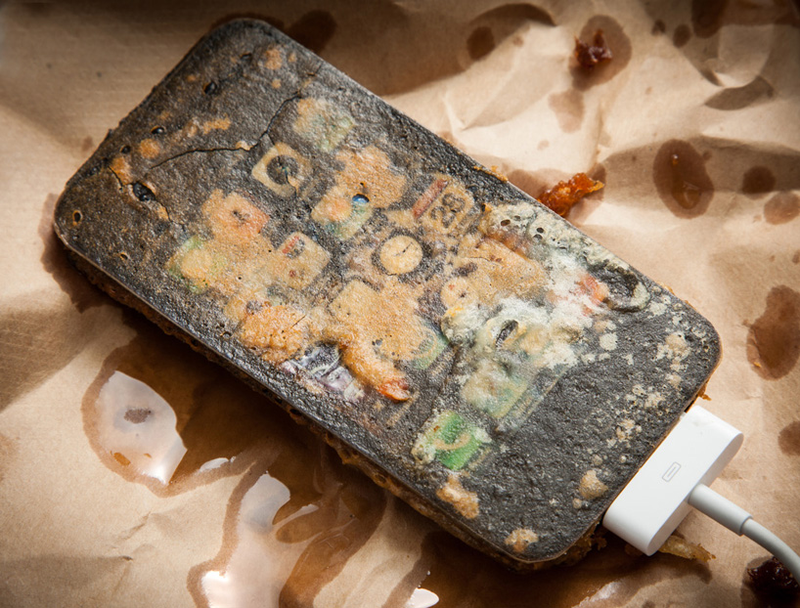 Illustration for article titled You'll Want to Devour Your iPod and These Other Deep-Fried Gadgets